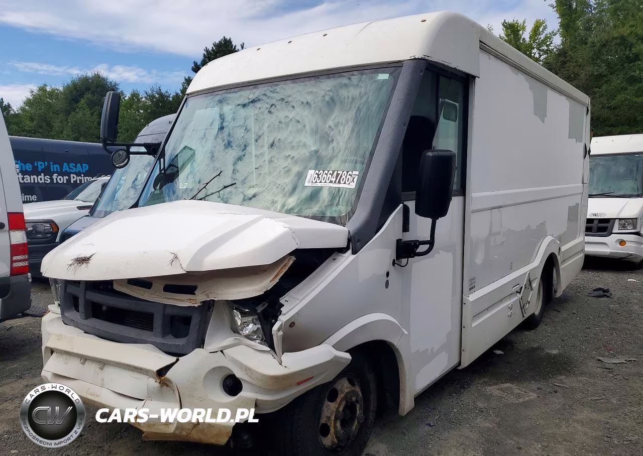 2018 Isuzu Reach Delivery Truck – zdjęcie 1 z 13