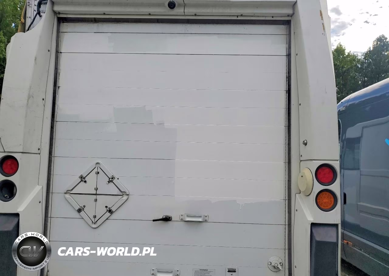 2018 Isuzu Reach Delivery Truck VIN:JALB4T175J7W01793 - 10