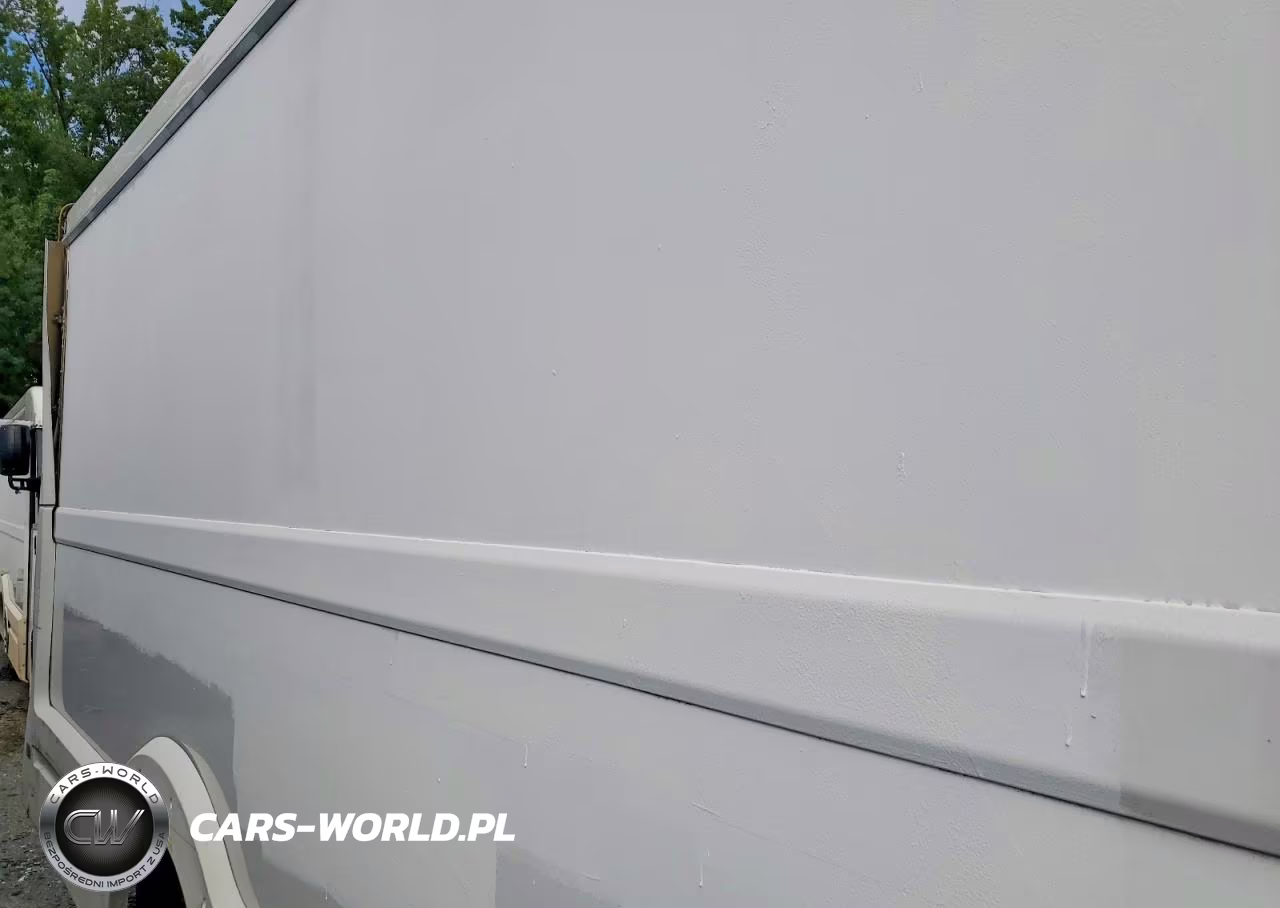 2018 Isuzu Reach Delivery Truck VIN:JALB4T175J7W01793 - 11