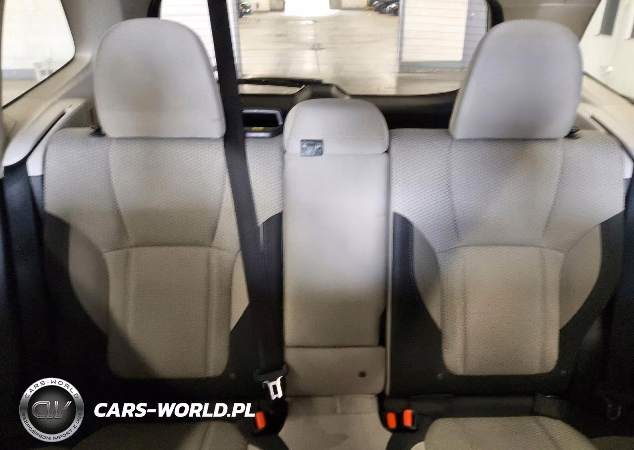 2024 Subaru Forester Premium VIN:JF2SKADC8RH477398 - 10