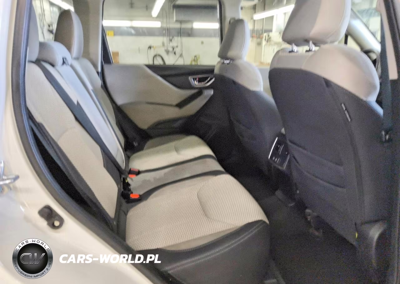 2024 Subaru Forester Premium VIN:JF2SKADC8RH477398 - 11