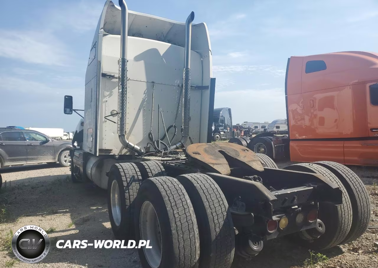 2007 Kenworth T600 Semi Truck VIN:1XKADB9X07R203632 - 3