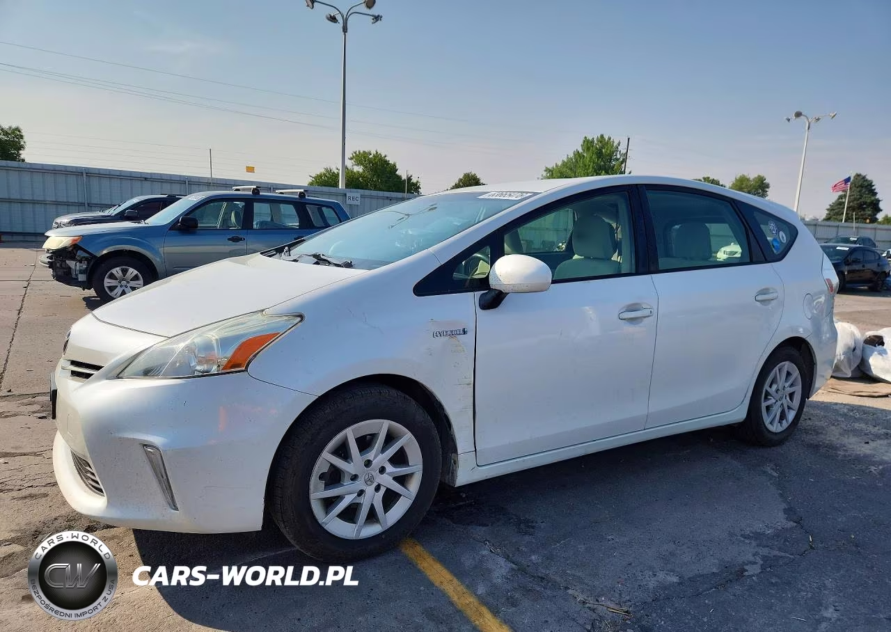 2013 Toyota Prius V Two – zdjęcie 1 z 14