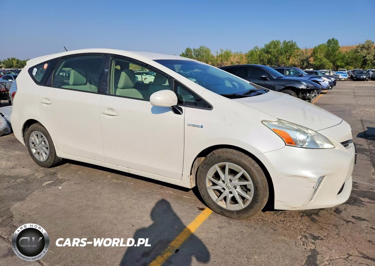 2013 Toyota Prius V Two VIN:JTDZN3EU6D3265919 - 4
