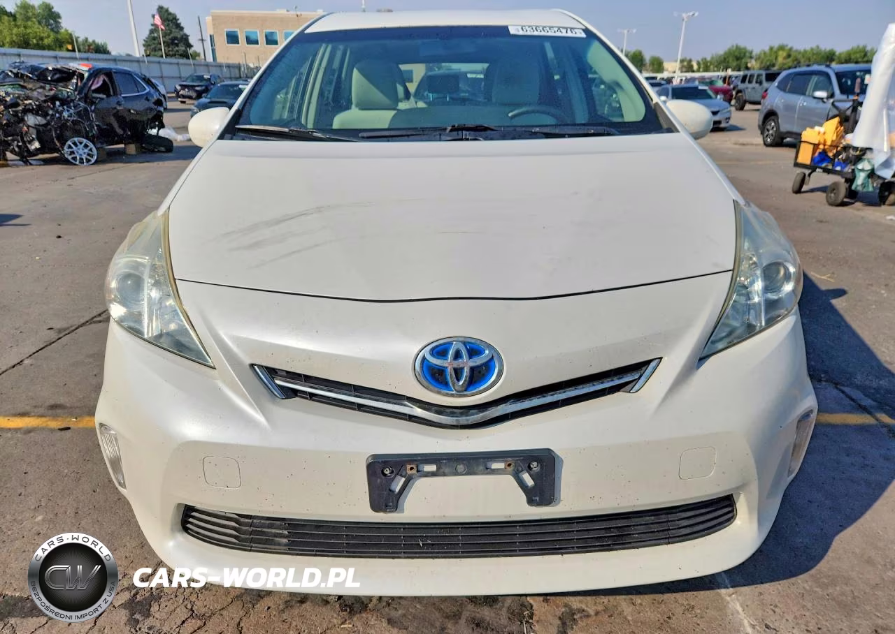 2013 Toyota Prius V Two VIN:JTDZN3EU6D3265919 - 5