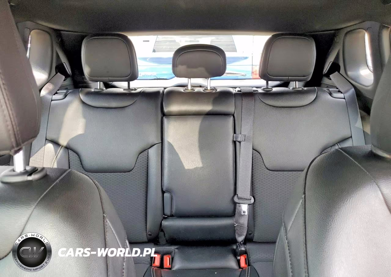 2024 Jeep Compass Latitude VIN:3C4NJDBN1RT599672 - 10