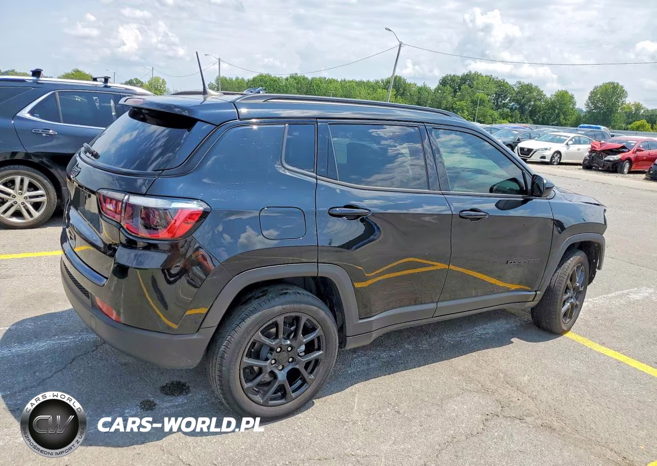 2024 Jeep Compass Latitude VIN:3C4NJDBN1RT599672 - 3
