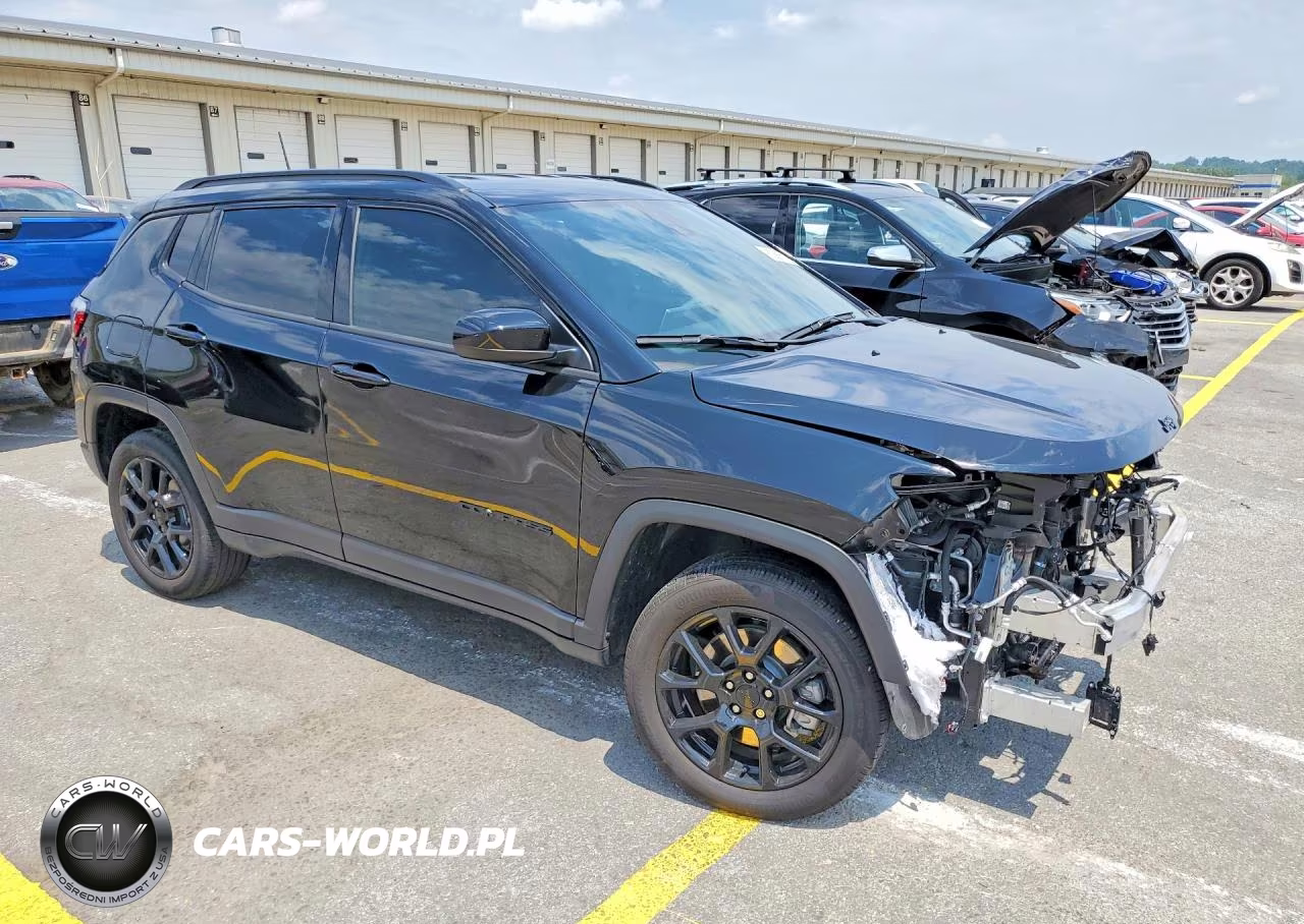 2024 Jeep Compass Latitude VIN:3C4NJDBN1RT599672 - 4