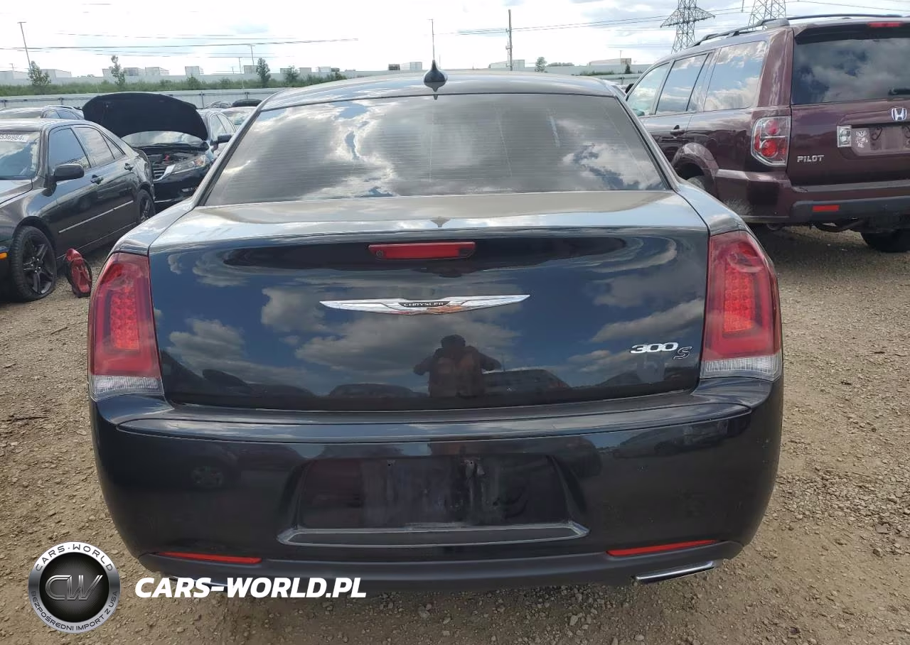 2016 Chrysler 300 S VIN:2C3CCABG1GH304467 - 6