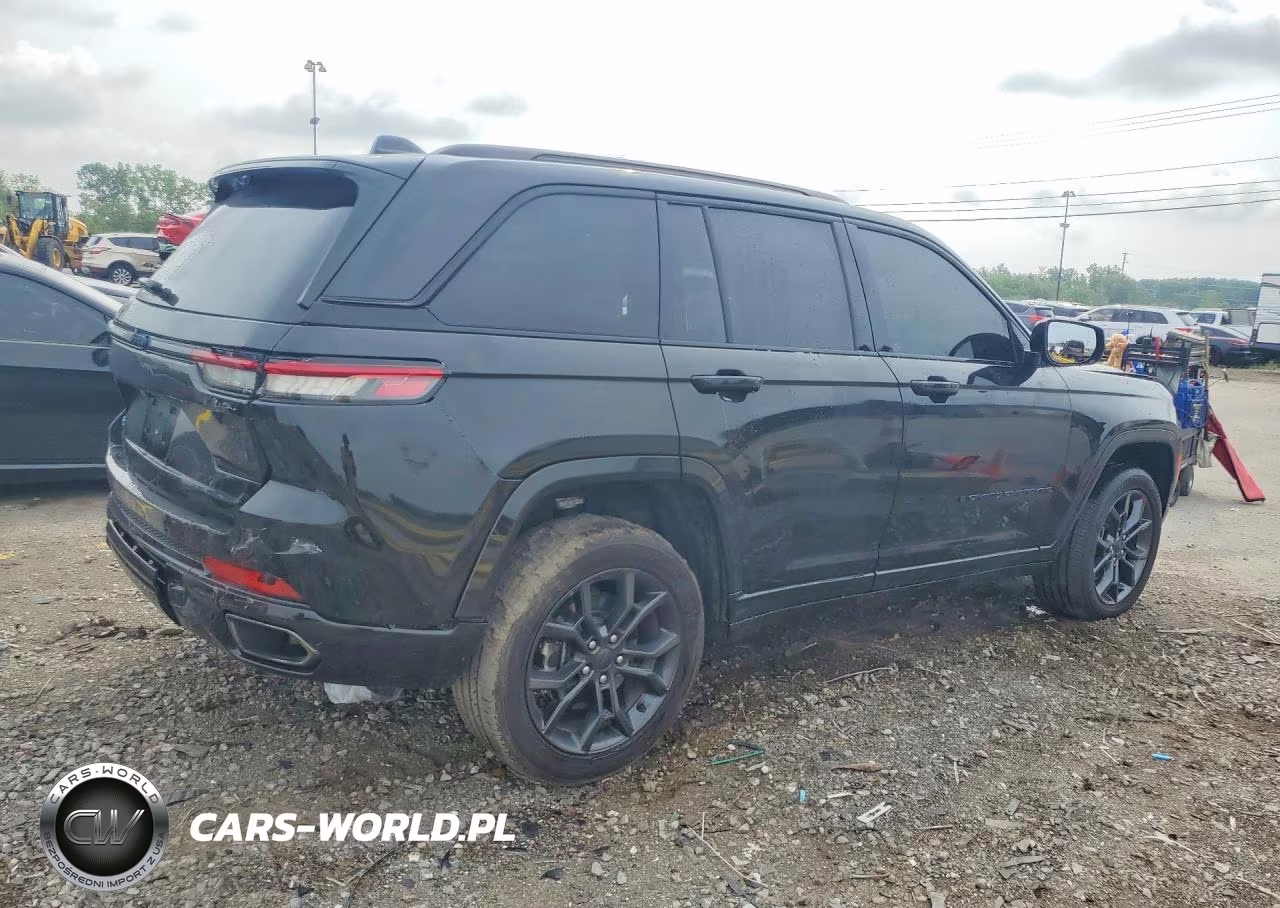2025 Jeep Grand Cherokee 4Xe VIN:1C4RJYB68S8689360 - 3