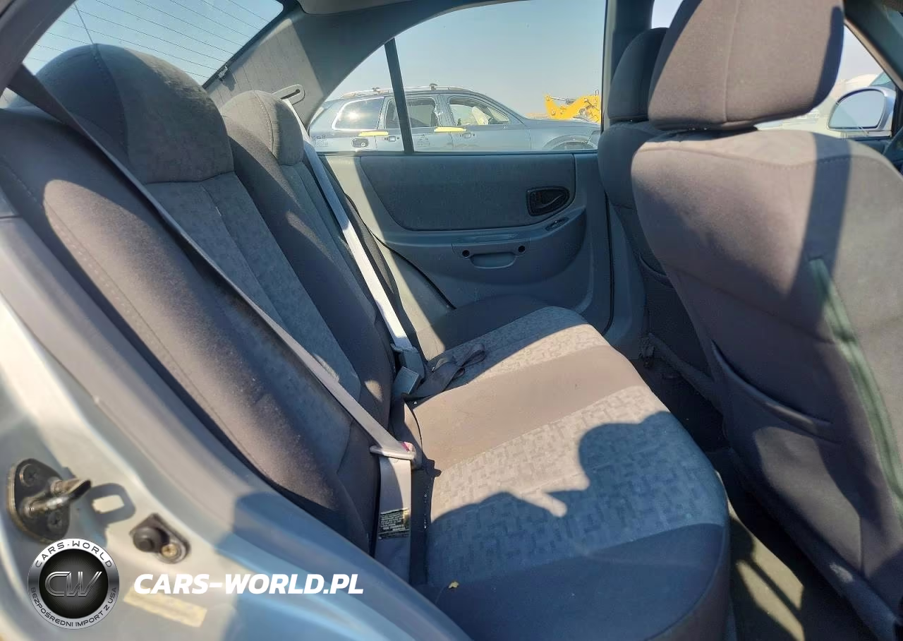 2005 Hyundai Accent Gls VIN:KMHCG45C05U578484 - 10