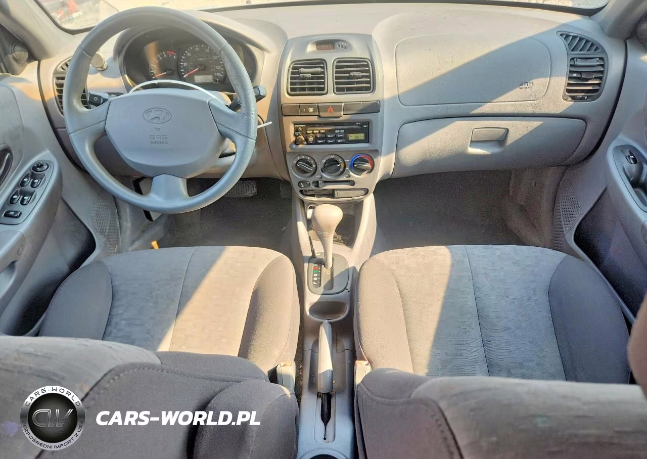 2005 Hyundai Accent Gls VIN:KMHCG45C05U578484 - 8