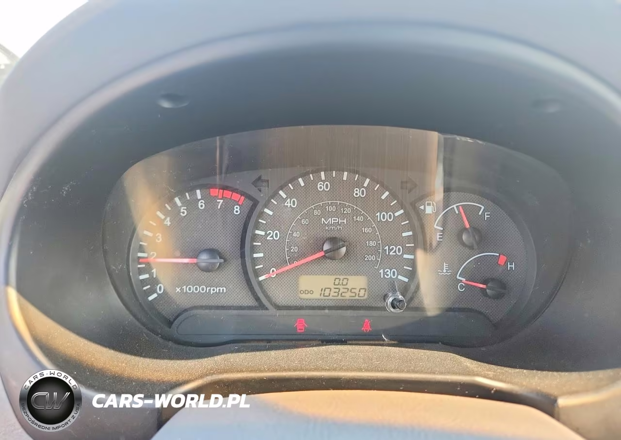 2005 Hyundai Accent Gls VIN:KMHCG45C05U578484 - 9