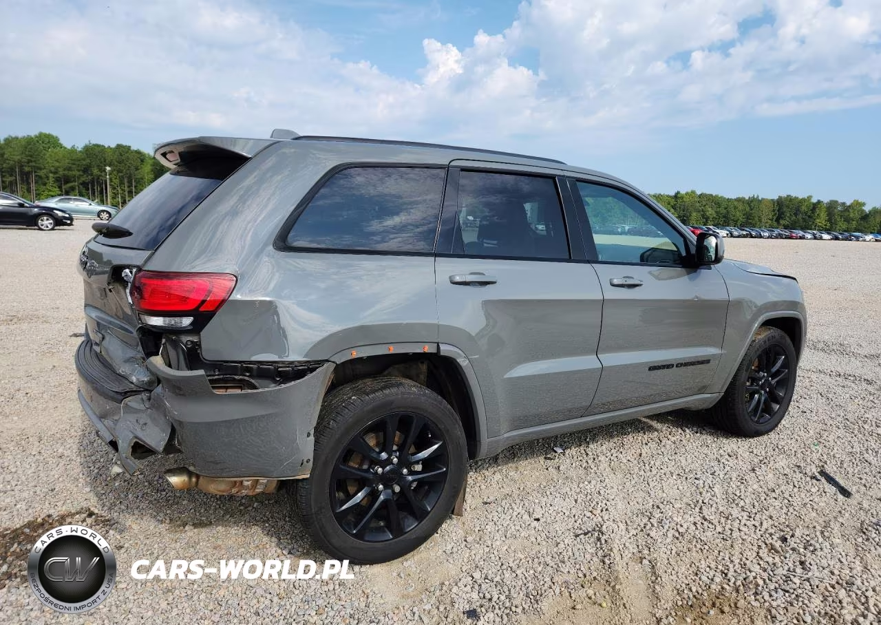 2021 Jeep Grand Cherokee Laredo VIN:1C4RJEAG8MC719062 - 3