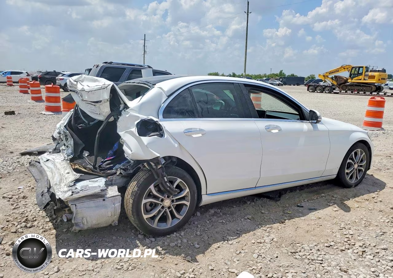 2016 Mercedes-Benz C 300 VIN:55SWF4JB3GU127884 - 3