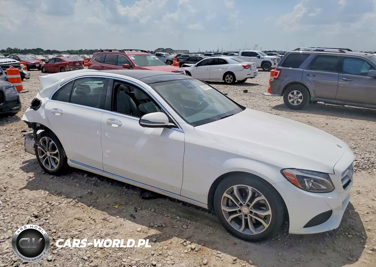 2016 Mercedes-Benz C 300 VIN:55SWF4JB3GU127884 - 4