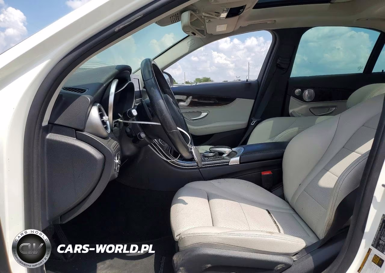 2016 Mercedes-Benz C 300 VIN:55SWF4JB3GU127884 - 7