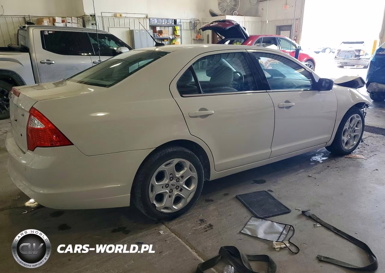 2011 Ford Fusion Se VIN:3FAHP0HA1BR114268 - 3