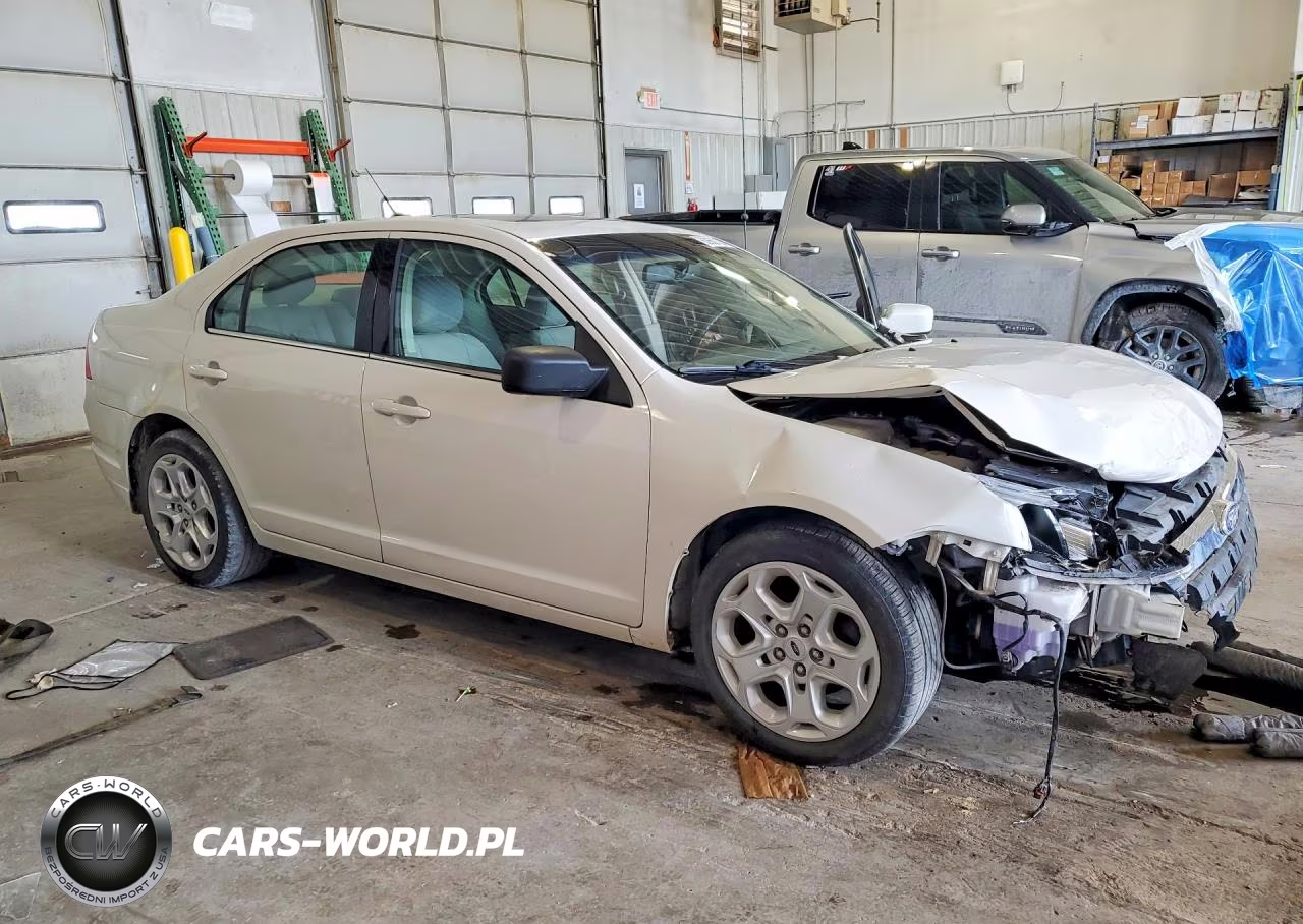 2011 Ford Fusion Se VIN:3FAHP0HA1BR114268 - 4