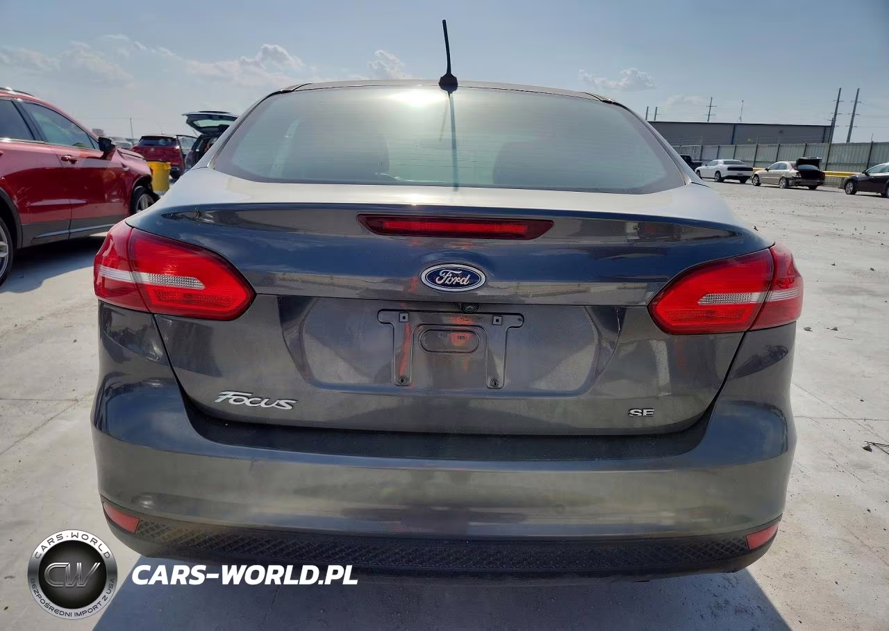 2017 Ford Focus Se VIN:1FADP3F27HL342231 - 6