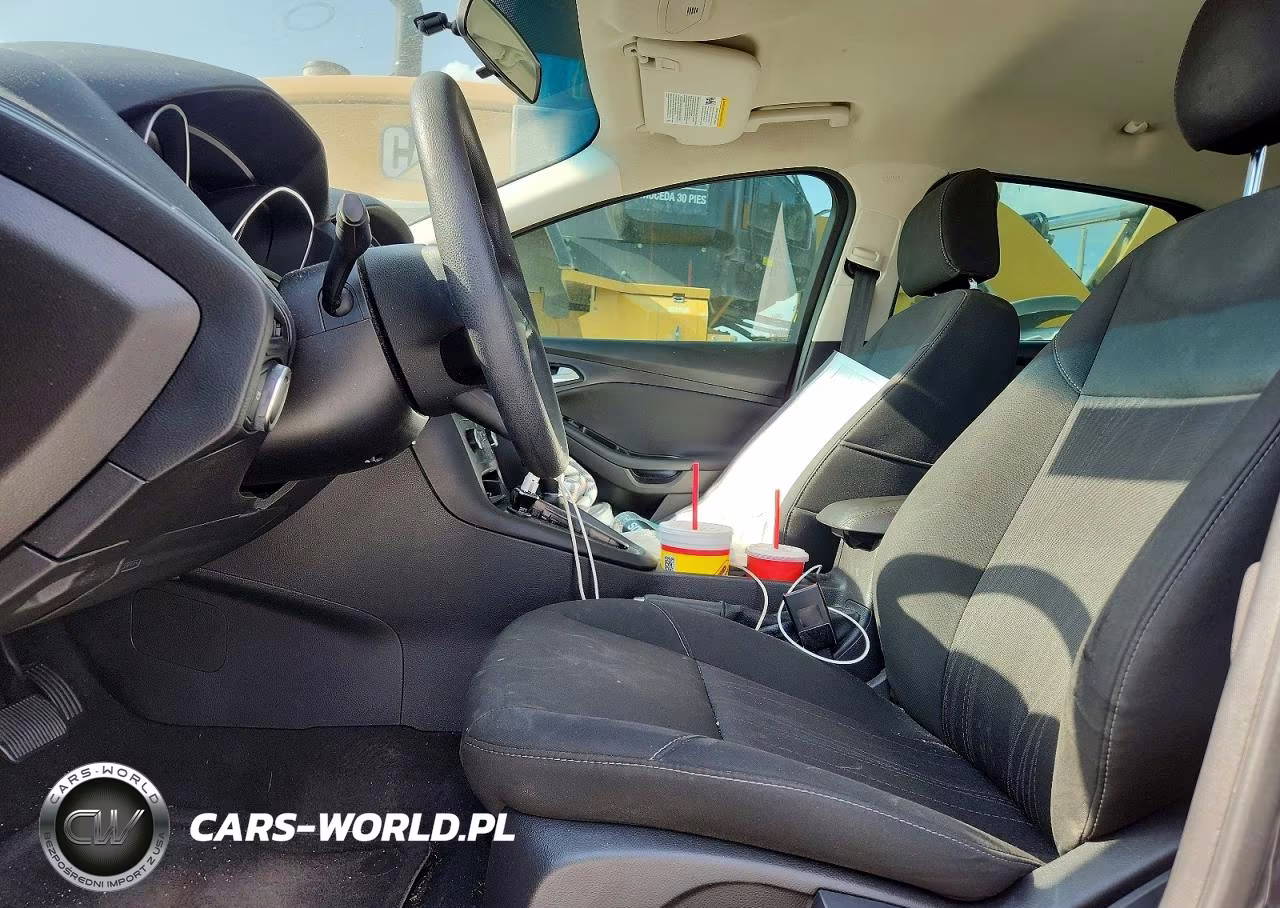 2017 Ford Focus Se VIN:1FADP3F27HL342231 - 7