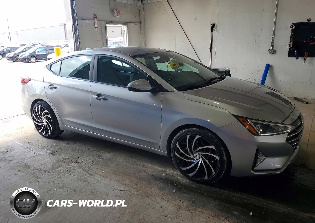 2020 Hyundai Elantra Sel VIN:5NPD84LF4LH552822 - 4
