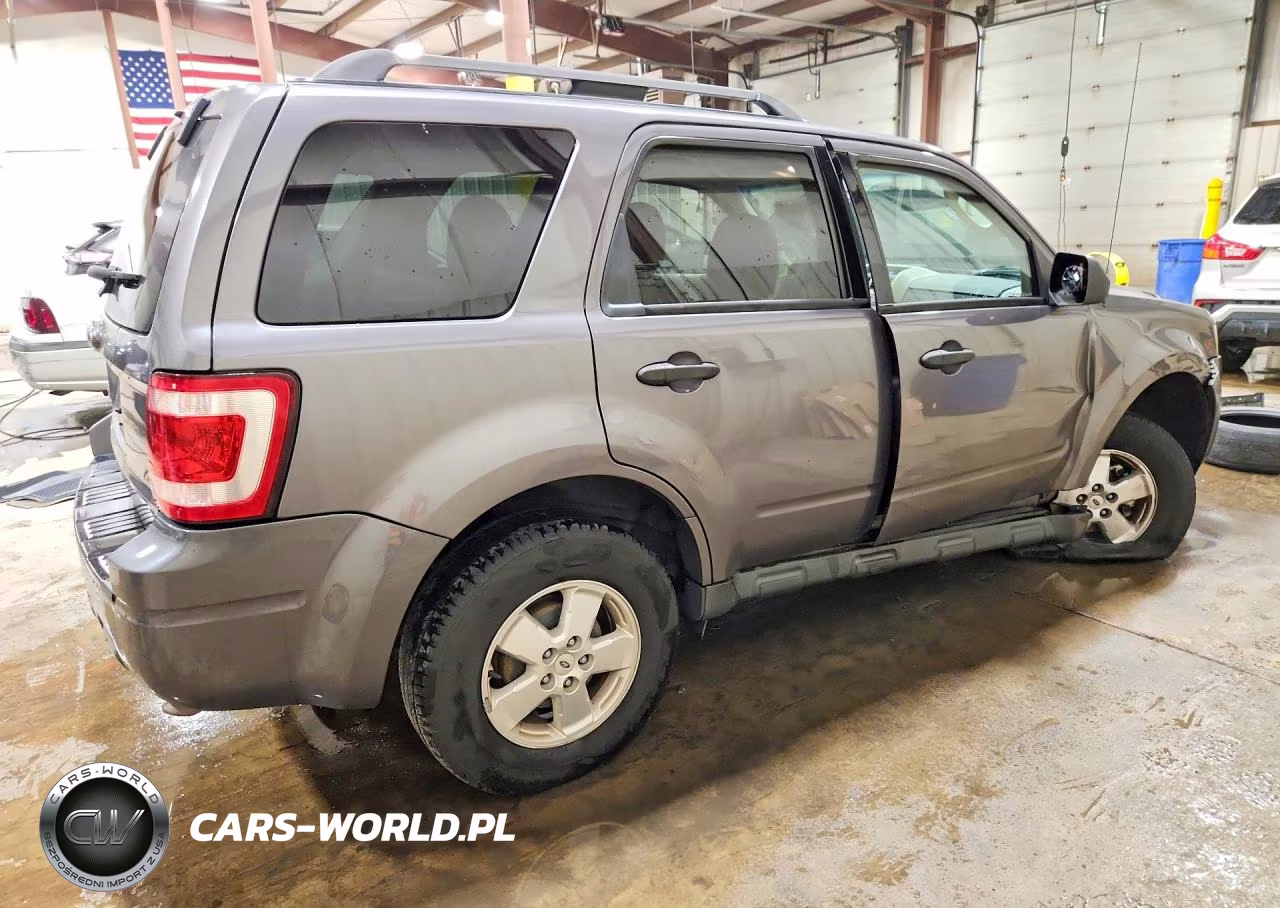2010 Ford Escape Xlt VIN:1FMCU0D78AKD30527 - 3