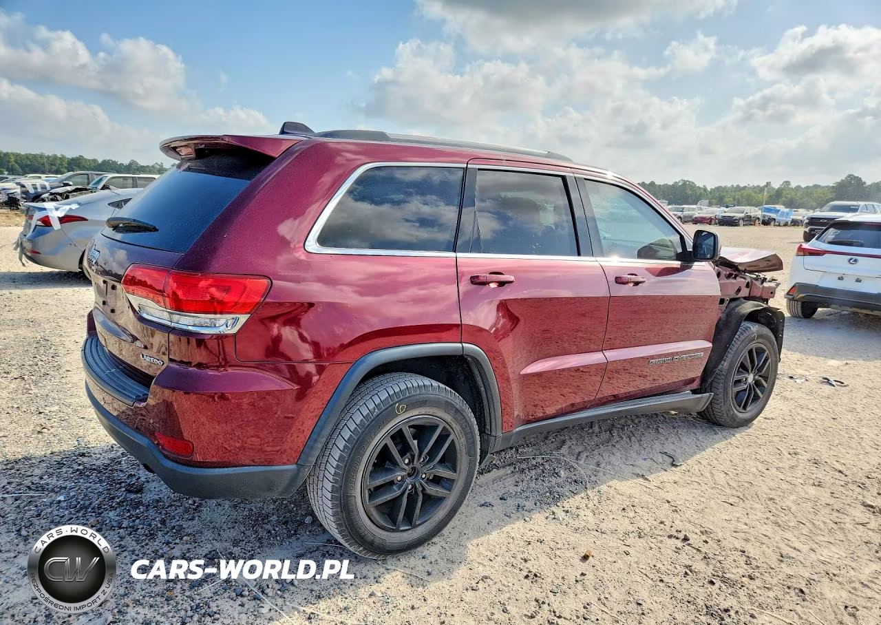 2018 Jeep Grand Cherokee Laredo VIN:1C4RJEAG5JC125914 - 3
