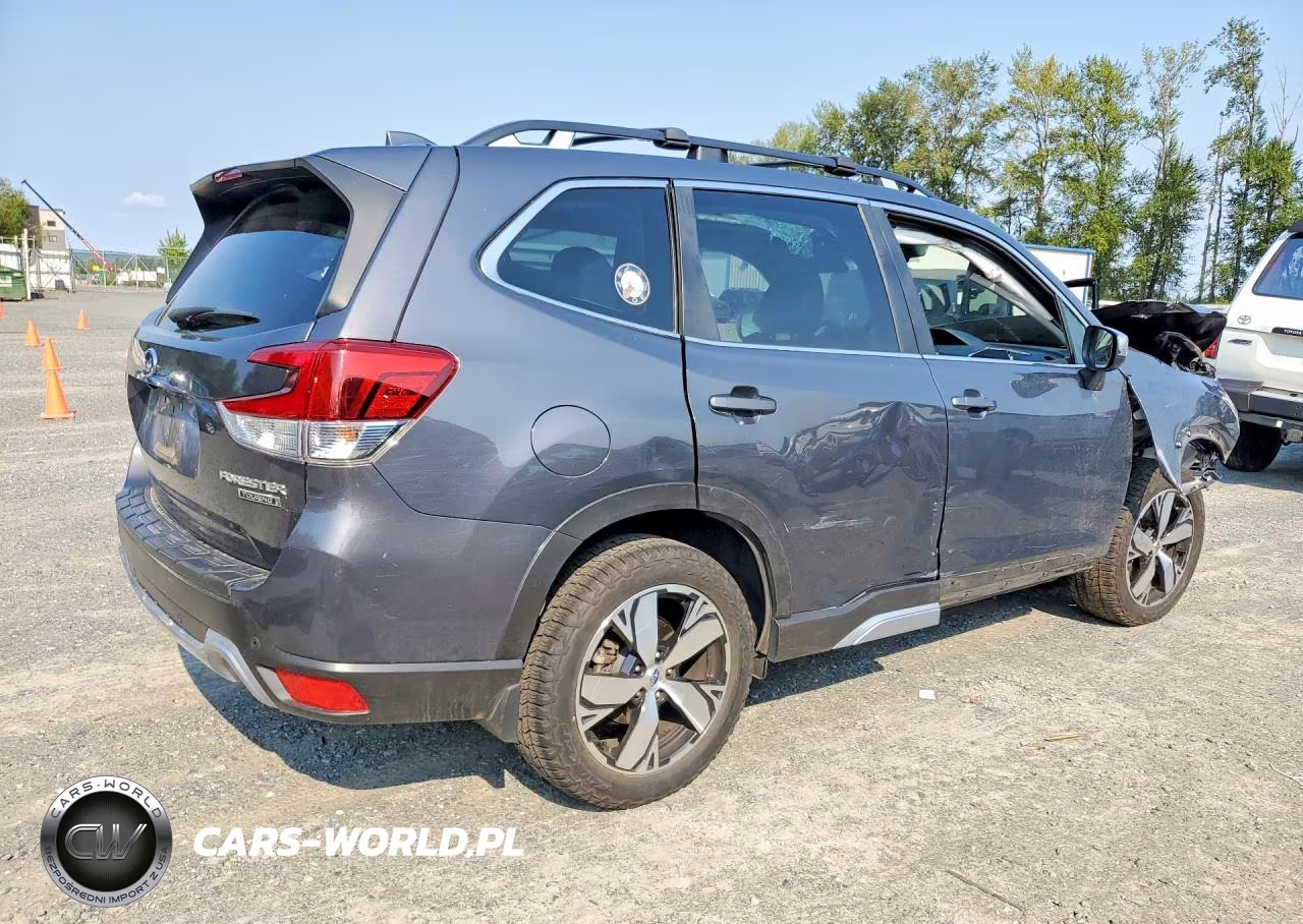 2021 Subaru Forester Touring VIN:JF2SKAXC8MH454689 - 3