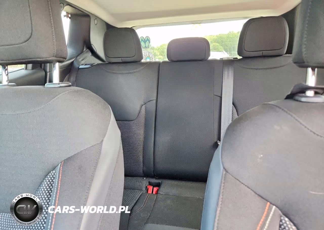 2016 Jeep Renegade Latitude VIN:ZACCJBBT0GPD62010 - 10