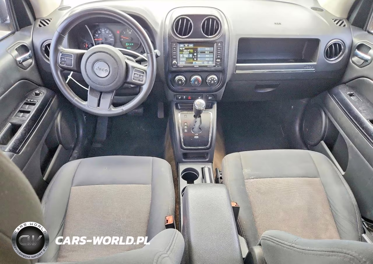 2013 Jeep Compass Latitude VIN:1C4NJCEB3DD196982 - 8