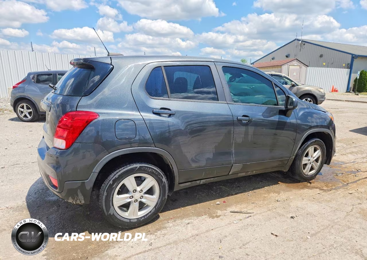 2019 Chevrolet Trax Ls VIN:3GNCJKSB2KL206275 - 3