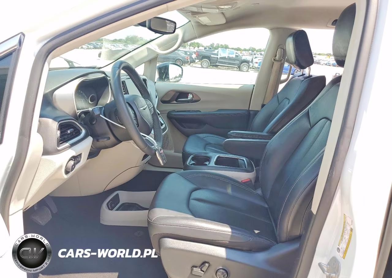 2024 Chrysler Pacifica Touring L VIN:2C4RC1BG6RR149482 - 7