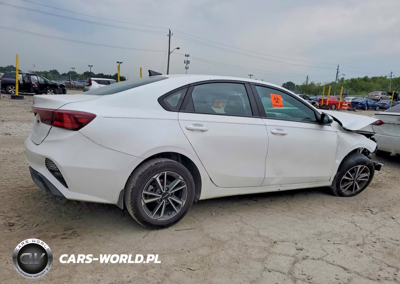 2023 Kia Forte Lxs VIN:3KPF24AD3PE591147 - 3