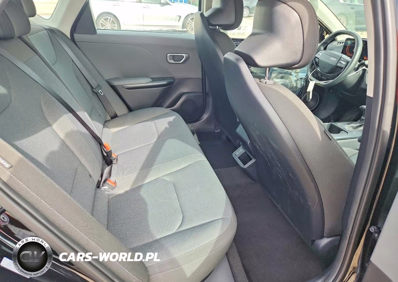 2025 Kia K4 Lxs VIN:3KPFT4DE3SE210889 - 10