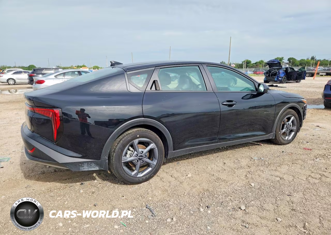 2025 Kia K4 Lxs VIN:3KPFT4DE3SE210889 - 3