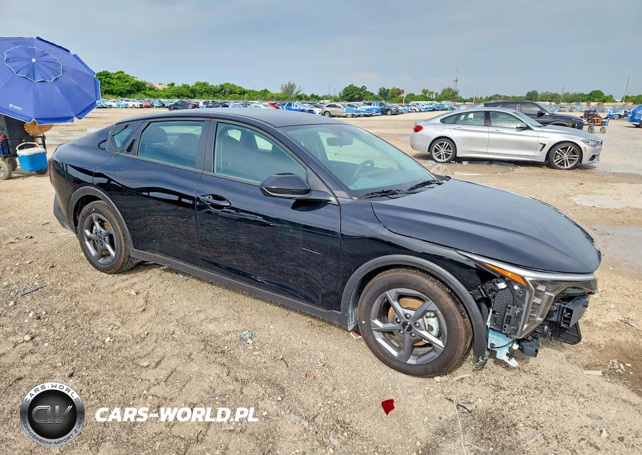 2025 Kia K4 Lxs VIN:3KPFT4DE3SE210889 - 4