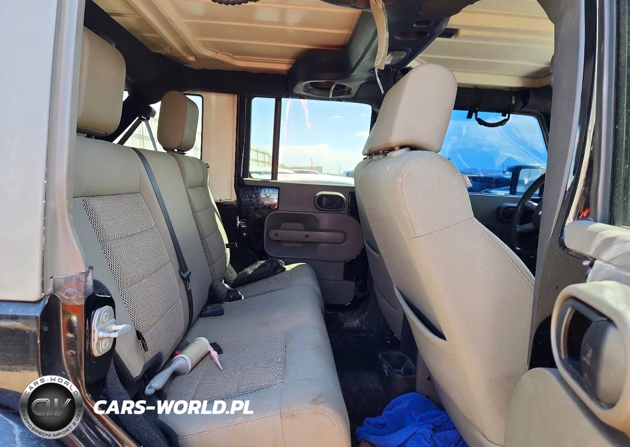 2009 Jeep Wrangler Unlimited Sahara VIN:1J4GA59189L741068 - 10
