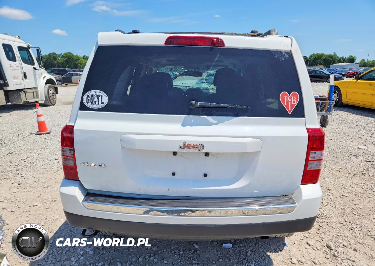 2014 Jeep Patriot Latitude VIN:1C4NJRFB5ED588462 - 6