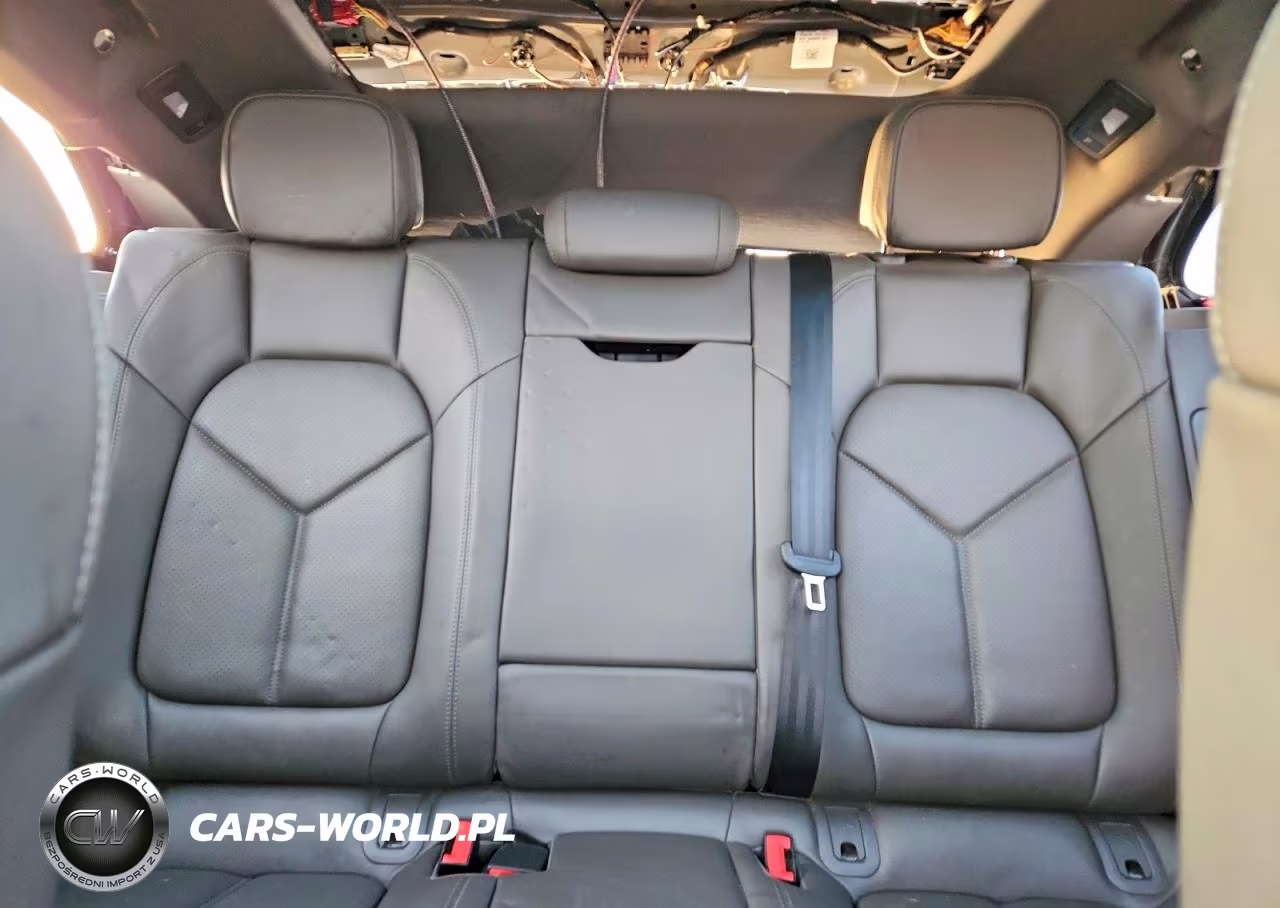 2019 Porsche Macan S VIN:WP1AB2A57KLB31205 - 10