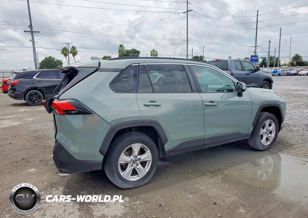 2020 Toyota Rav4 Xle VIN:2T3P1RFV1LC119132 - 3