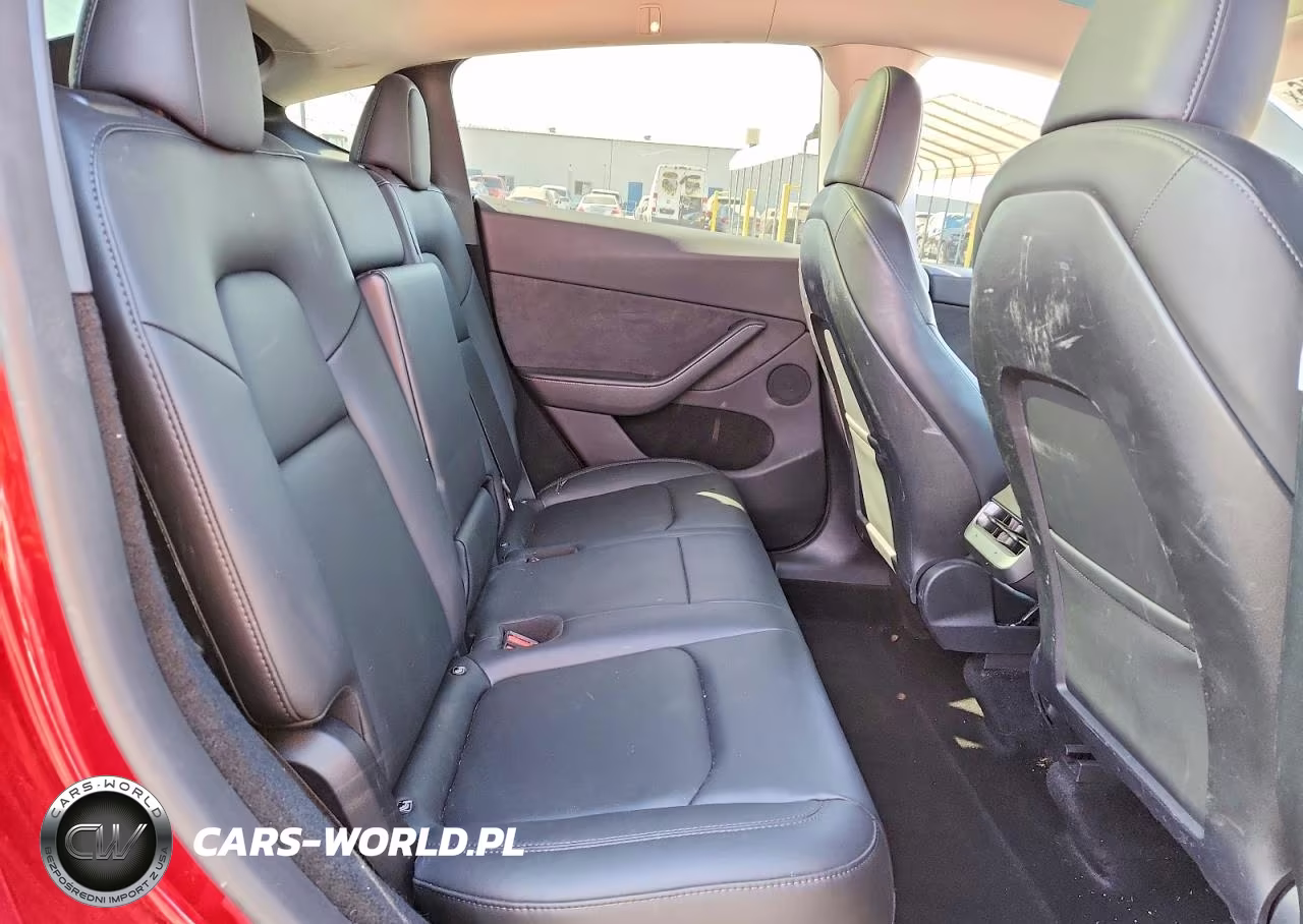 2024 Tesla Model Y VIN:7SAYGDEE5RA222736 - 11