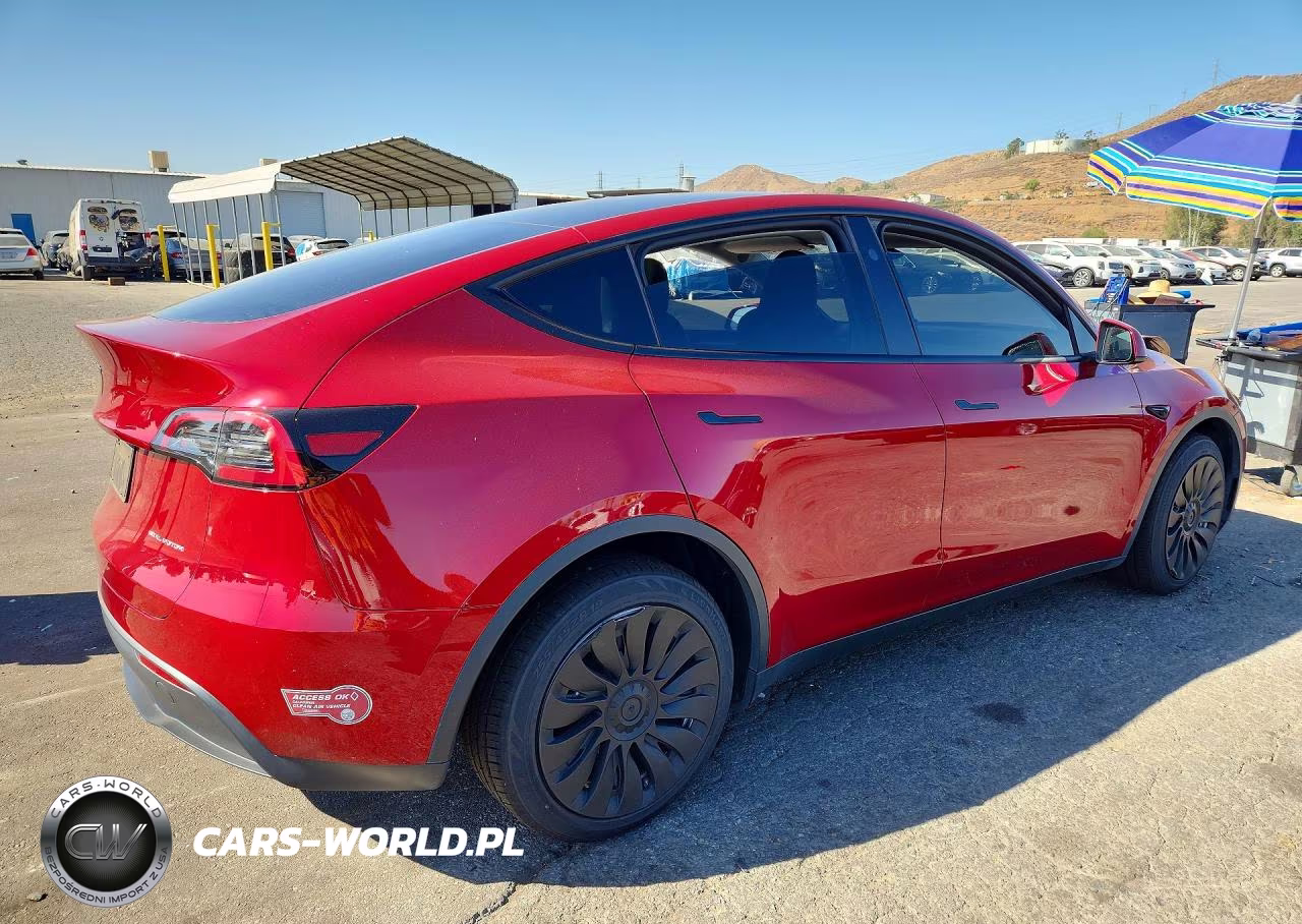 2024 Tesla Model Y VIN:7SAYGDEE5RA222736 - 3