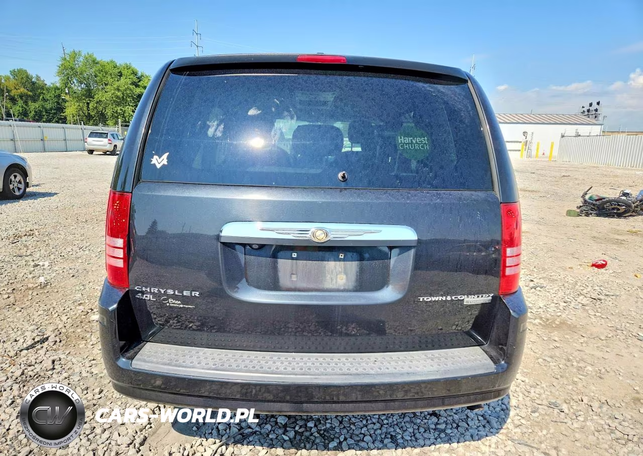2010 Chrysler Town & Country Touring VIN:2A4RR5DX5AR201072 - 6