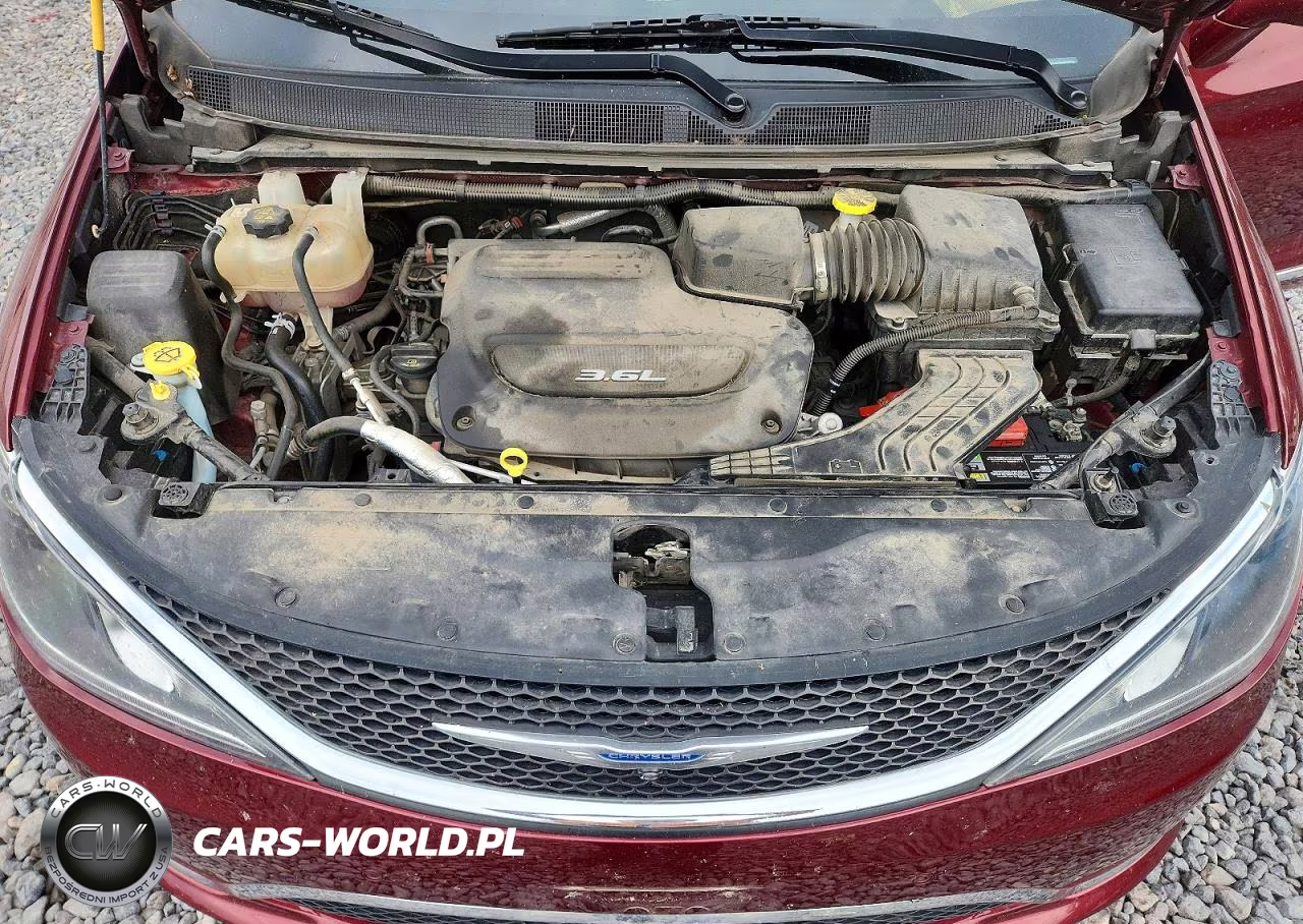 2018 Chrysler Pacifica Touring L VIN:2C4RC1BG5JR233295 - 12