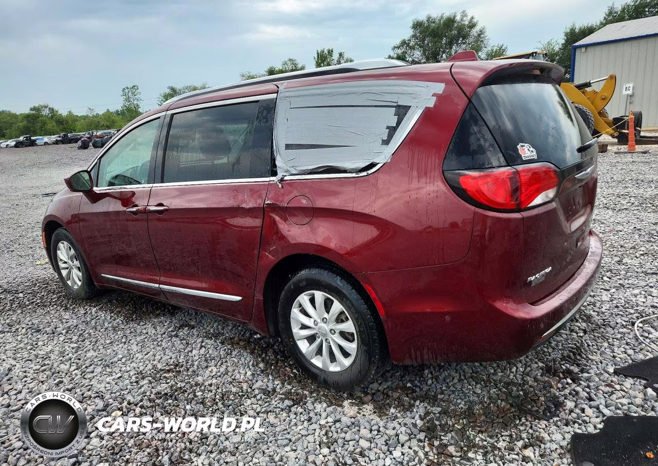 2018 Chrysler Pacifica Touring L VIN:2C4RC1BG5JR233295 - 2