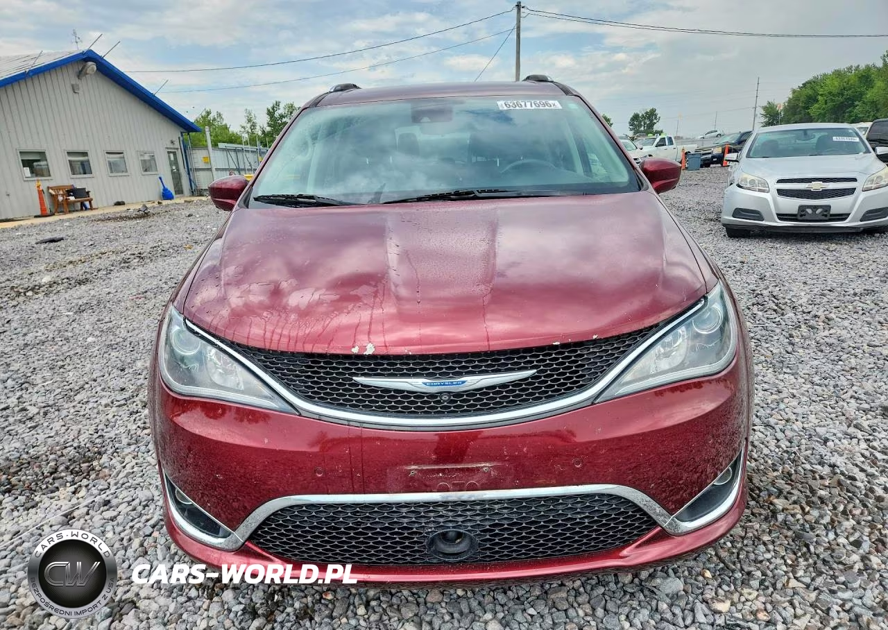 2018 Chrysler Pacifica Touring L VIN:2C4RC1BG5JR233295 - 5