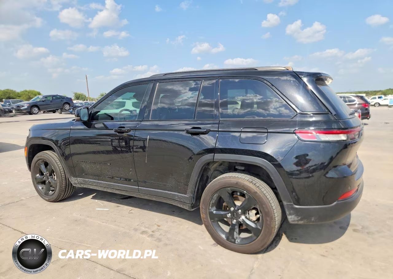 2023 Jeep Grand Cherokee Laredo VIN:1C4RJGAG3PC520596 - 2