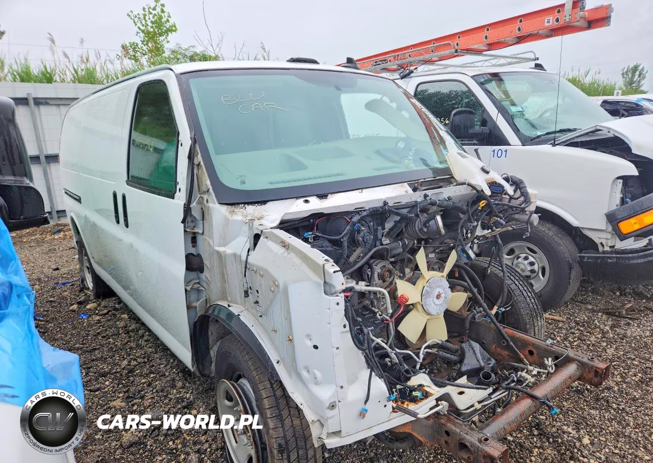 2018 Chevrolet Express G2500 VIN:1GCWGAFPXJ1319823 - 4