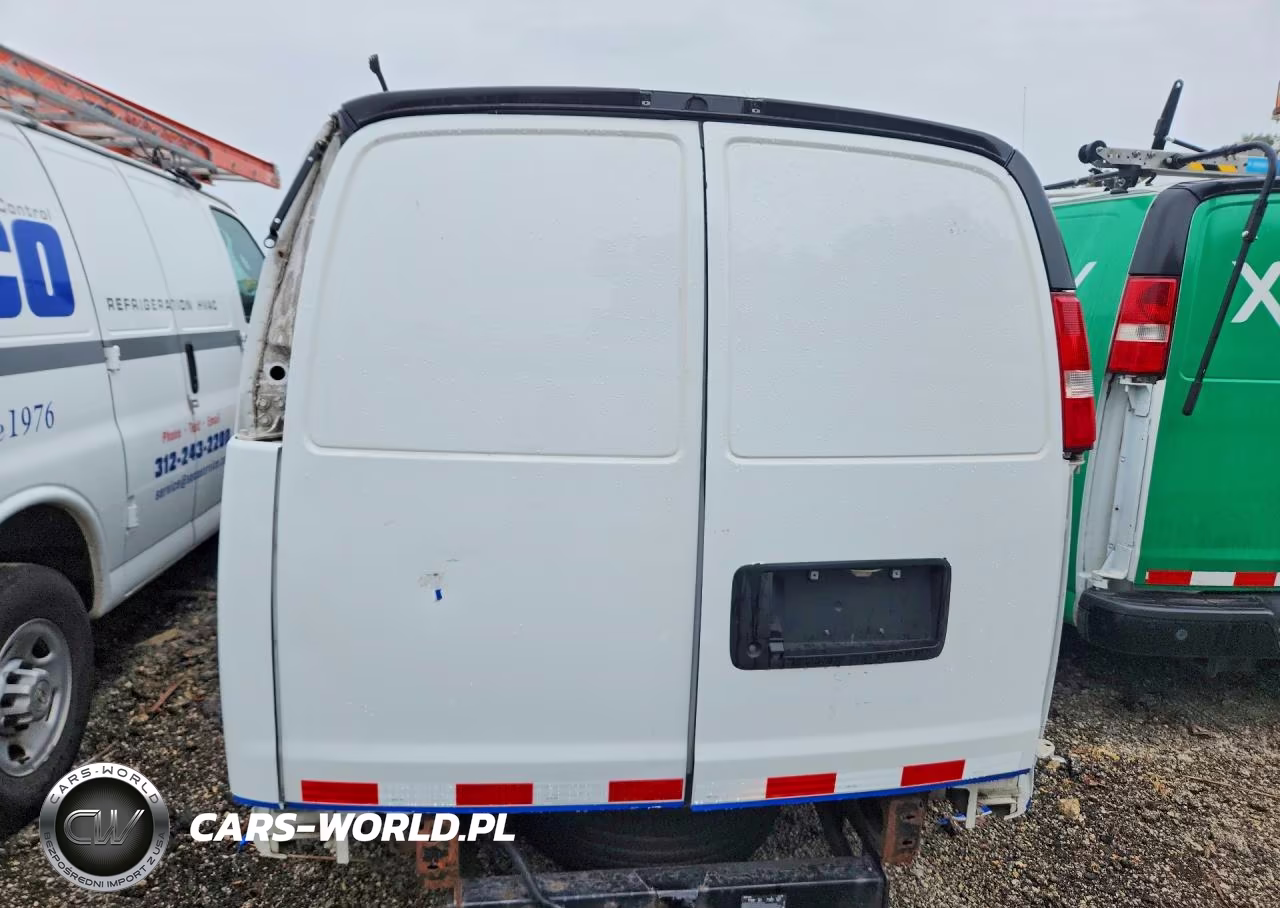 2018 Chevrolet Express G2500 VIN:1GCWGAFPXJ1319823 - 6